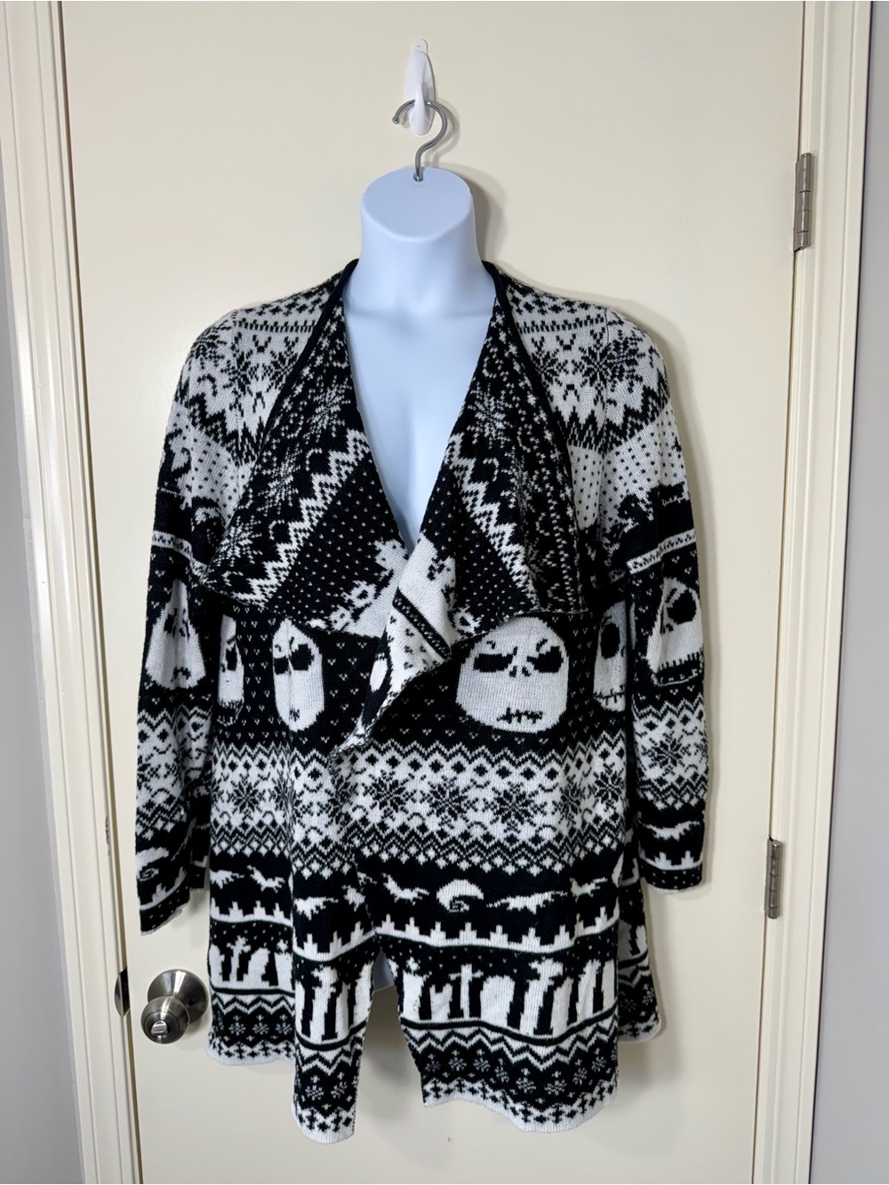 torrid Nightmare Before Christmas Cardigan Plus Size 2X